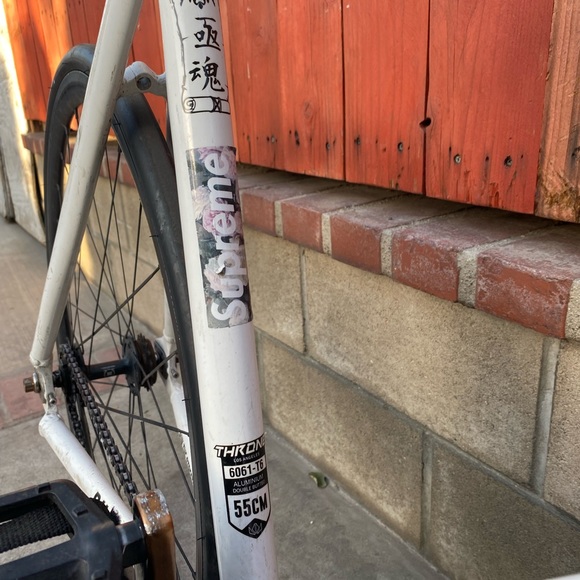 Phantom throne - Picture 5 of 6